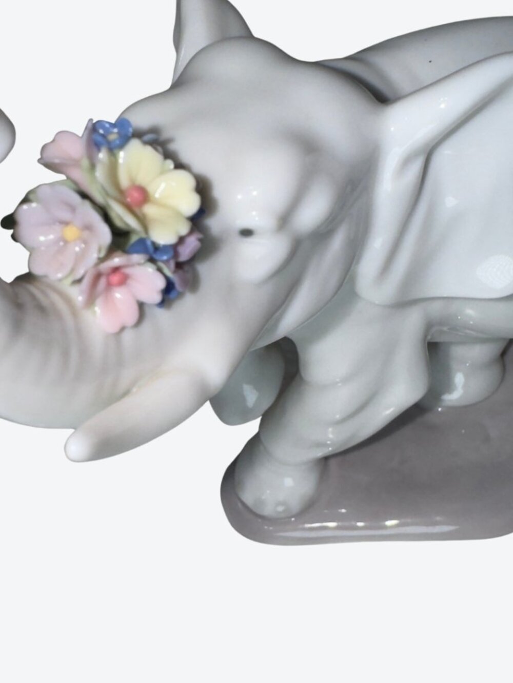 LLADRÓ Baby Elephant with Pink Flower Porcelain Figurine Spain - Picture 2 of 13